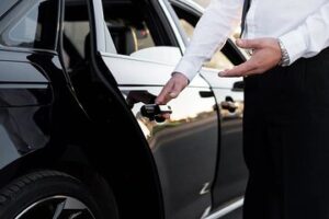 Hire a driver in Dubai